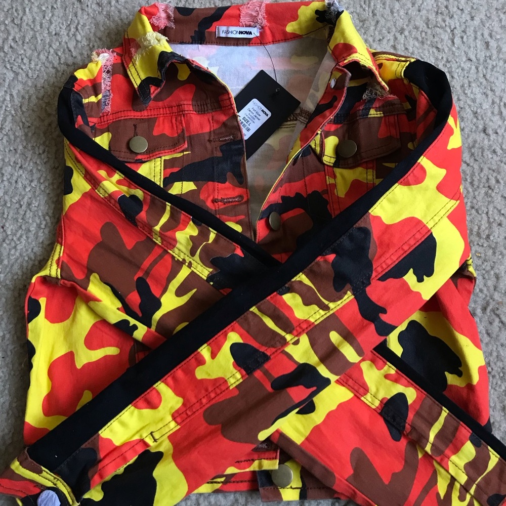 fashion nova denim jacket (army fatigue print)